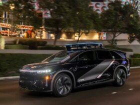Uber genoplive selvkørende taxaer: Ny robotaxi med Lucid & Nuro